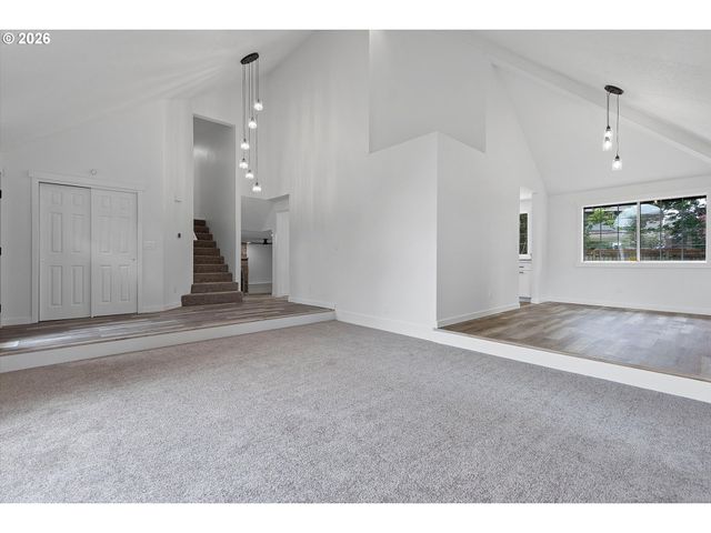 14214 Se CRYSTAL SPRINGS Blvd, Portland, OR 97236