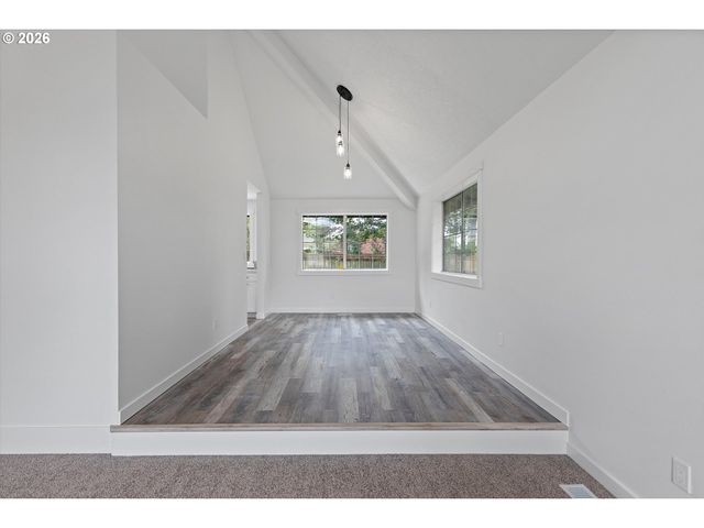 14214 Se CRYSTAL SPRINGS Blvd, Portland, OR 97236