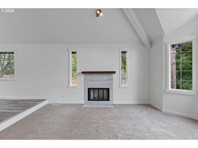 14214 Se CRYSTAL SPRINGS Blvd, Portland, OR 97236