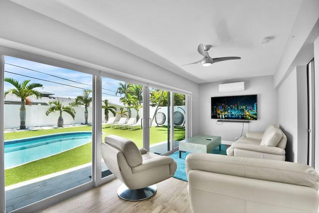 1920 NE 52nd Street, Fort Lauderdale, FL 33308