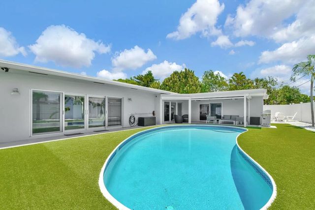 1920 NE 52nd Street, Fort Lauderdale, FL 33308