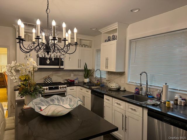 365 Broadway, Lawrence, NY 11559