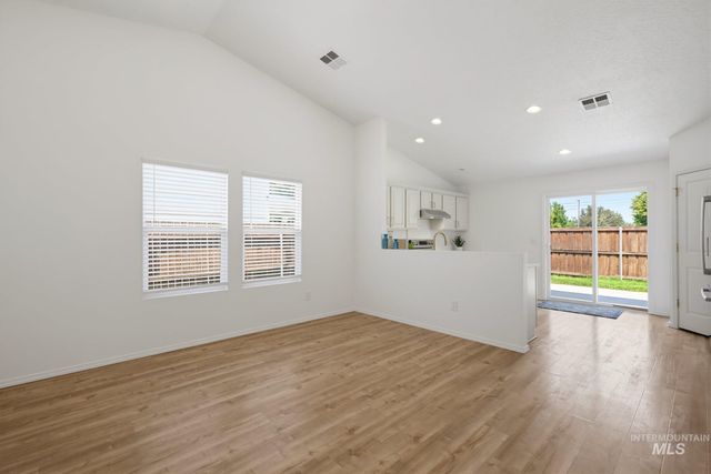 9654 W Weir Hollis Drive, Boise, ID 83709