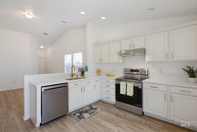 9654 W Weir Hollis Drive, Boise, ID 83709