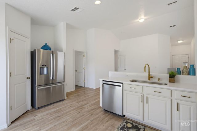 9654 W Weir Hollis Drive, Boise, ID 83709