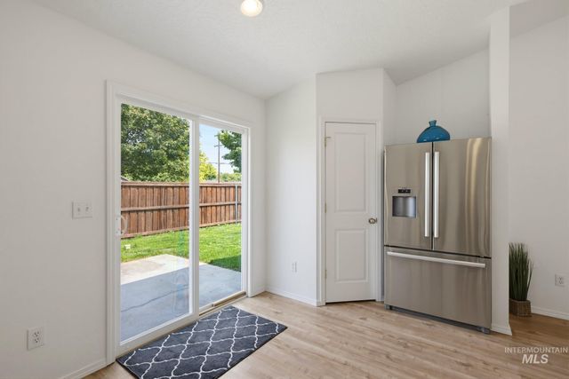 9654 W Weir Hollis Drive, Boise, ID 83709