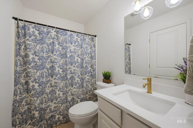9654 W Weir Hollis Drive, Boise, ID 83709