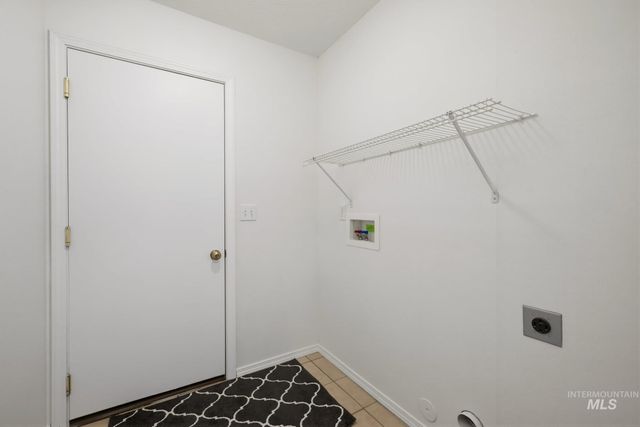 9654 W Weir Hollis Drive, Boise, ID 83709