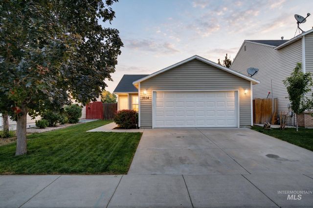 9654 W Weir Hollis Drive, Boise, ID 83709