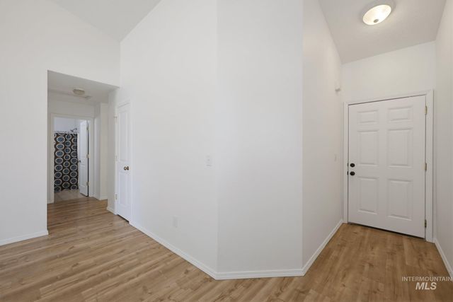9654 W Weir Hollis Drive, Boise, ID 83709
