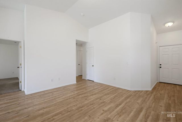 9654 W Weir Hollis Drive, Boise, ID 83709