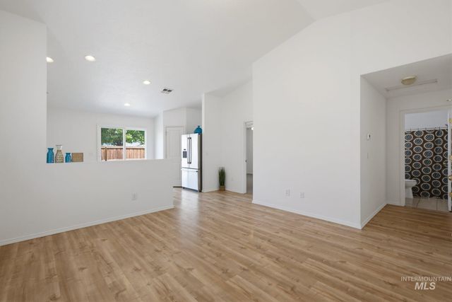 9654 W Weir Hollis Drive, Boise, ID 83709