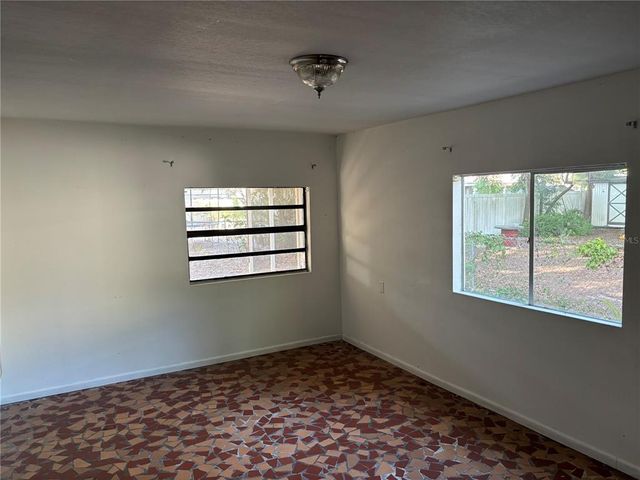 1106 WOODLAWN AVENUE, Plant City, FL 33563