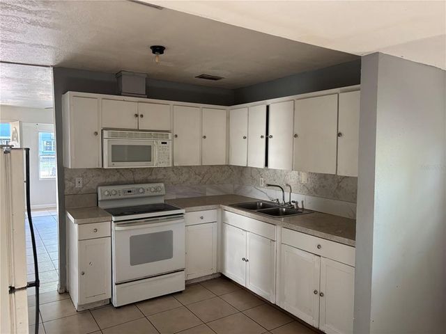 1106 WOODLAWN AVENUE, Plant City, FL 33563