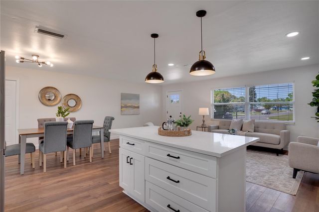 11932 85TH TERRACE, Seminole, FL 33772