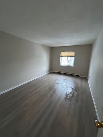 71 Pond St 34A, Quincy, MA 02169
