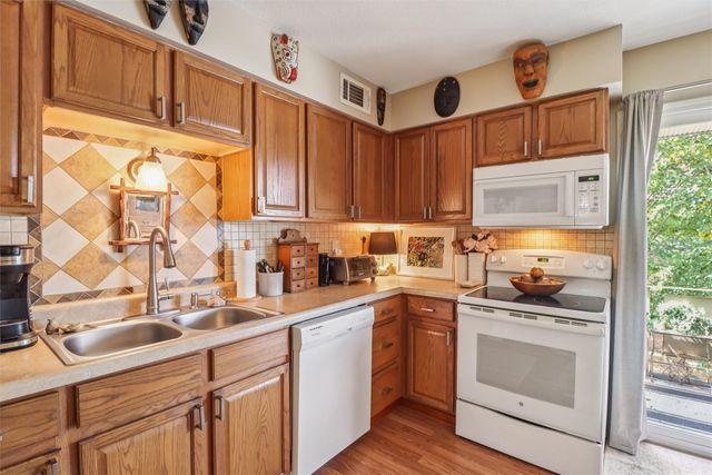 4212 62nd Street 5, Urbandale, IA 50322