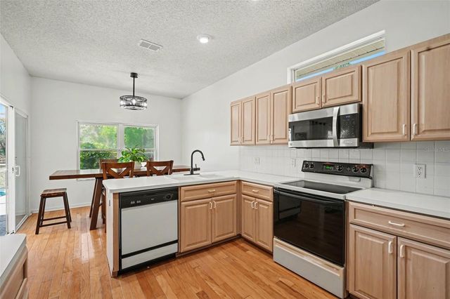 10093 HOLLY BERRY DRIVE, Weeki Wachee, FL 34613