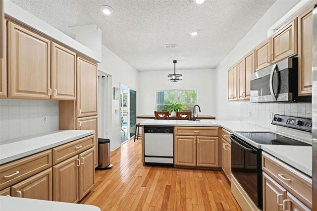 10093 HOLLY BERRY DRIVE, Weeki Wachee, FL 34613