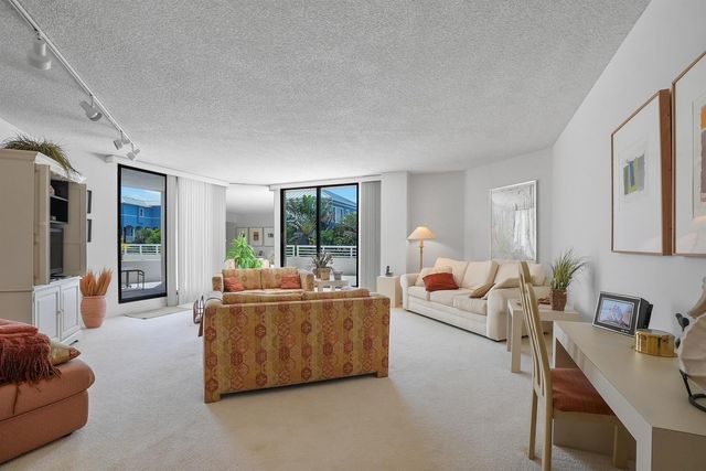 176 Helios Drive 102, Jupiter, FL 33477