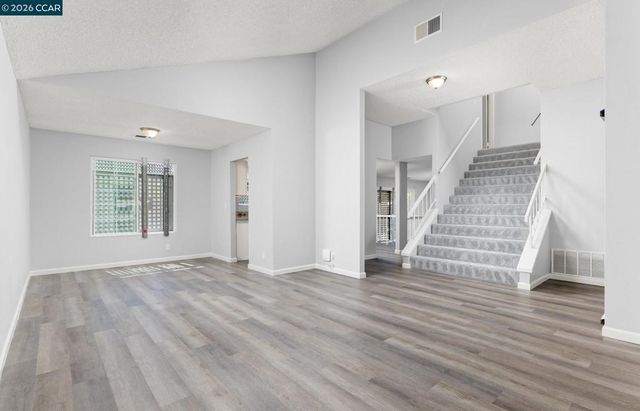 170 Opal Dr, Vallejo, CA 94589