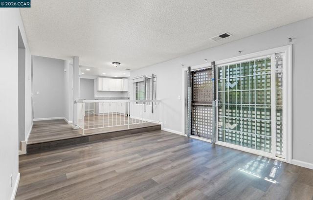 170 Opal Dr, Vallejo, CA 94589