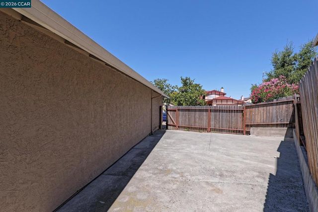 170 Opal Dr, Vallejo, CA 94589