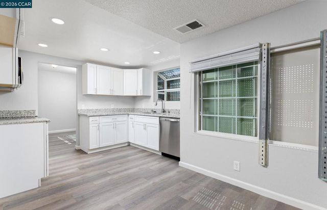 170 Opal Dr, Vallejo, CA 94589