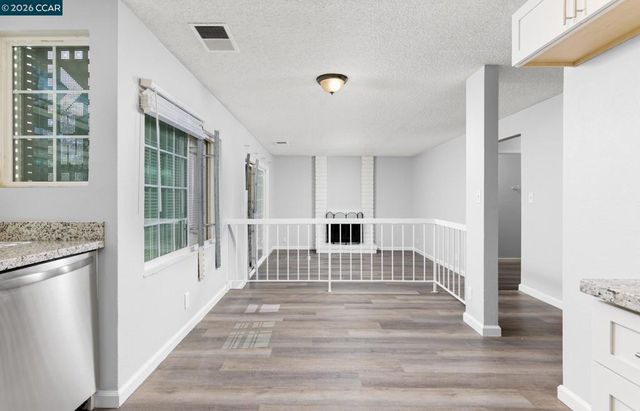 170 Opal Dr, Vallejo, CA 94589