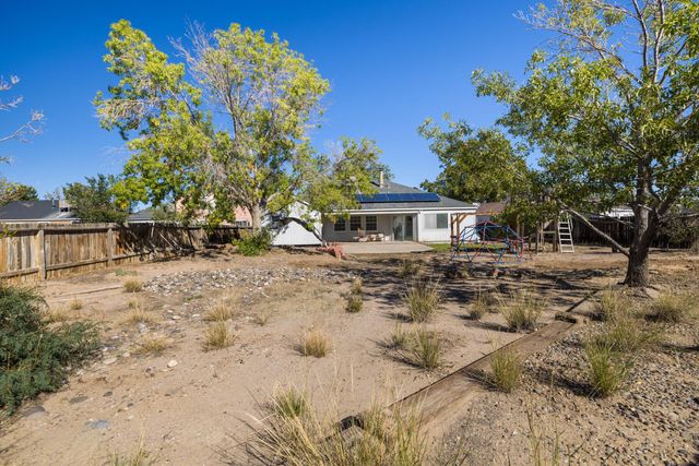 1340 Bellflower Drive NE, Rio Rancho, NM 87144