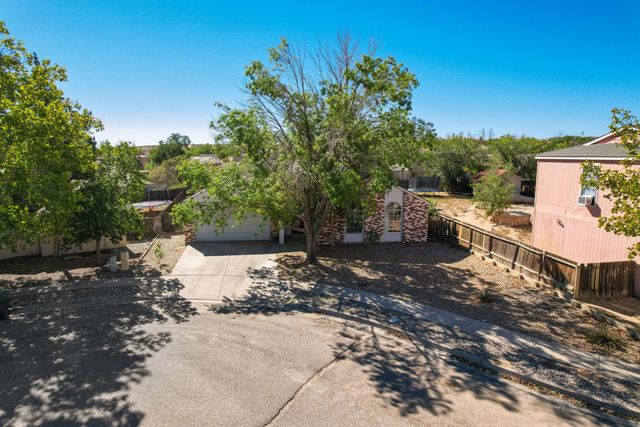 1340 Bellflower Drive NE, Rio Rancho, NM 87144