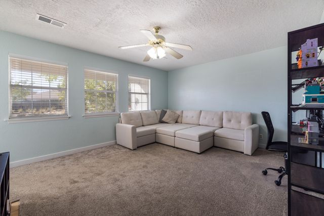 1340 Bellflower Drive NE, Rio Rancho, NM 87144