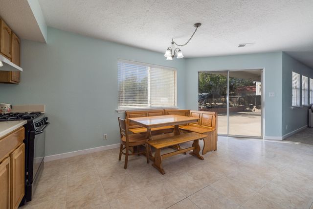 1340 Bellflower Drive NE, Rio Rancho, NM 87144