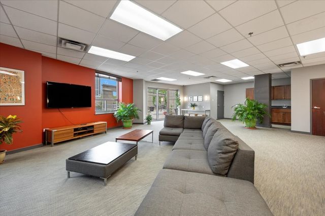 4350 N Broadway Street 307, Chicago, IL 60613