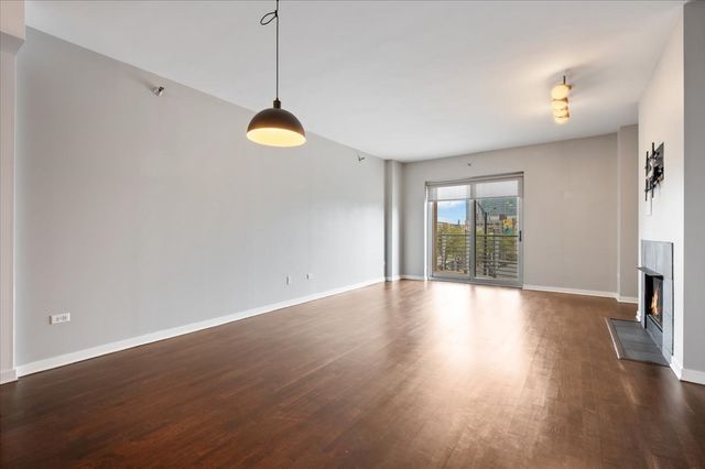 4350 N Broadway Street 307, Chicago, IL 60613