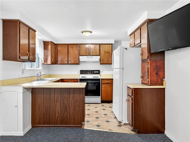 3928 Van Hall St, Marion, NY 14505