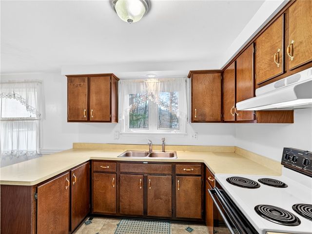 3928 Van Hall St, Marion, NY 14505