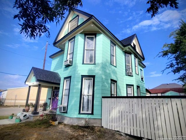 1901 interstate 35, San Antonio, TX 78208