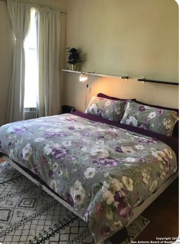 1901 interstate 35, San Antonio, TX 78208