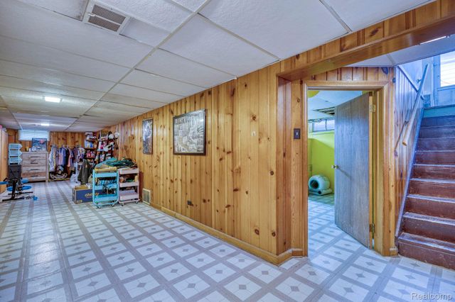 322 North Dr., Davison, MI 48423