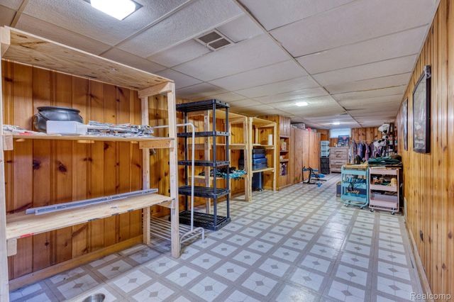 322 North Dr., Davison, MI 48423