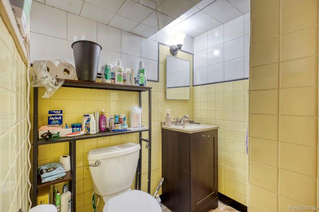 322 North Dr., Davison, MI 48423