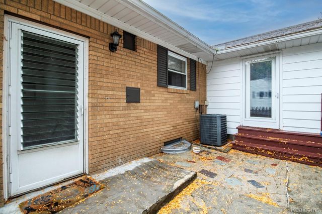 322 North Dr., Davison, MI 48423