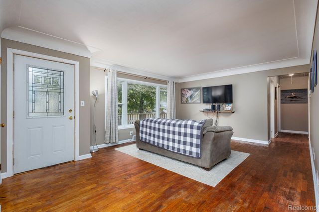 322 North Dr., Davison, MI 48423