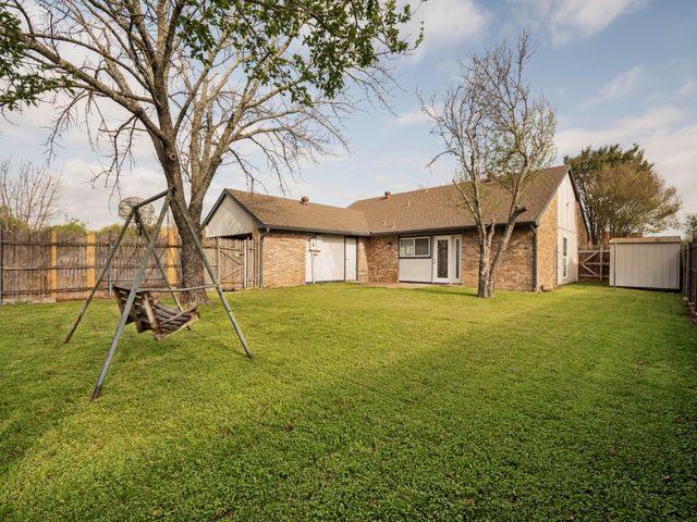 431 Whitney Street, Cedar Hill, TX 75104