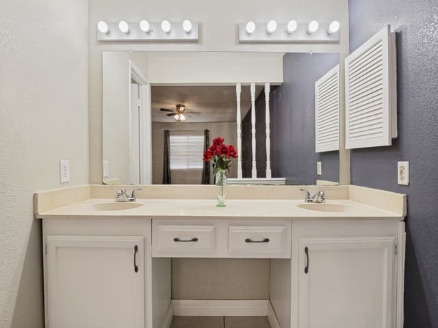 431 Whitney Street, Cedar Hill, TX 75104