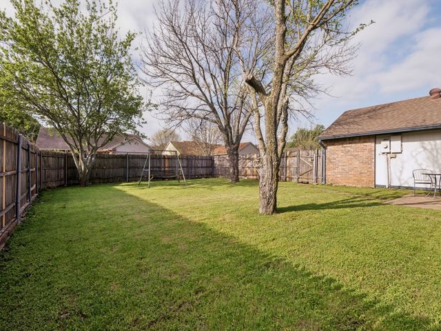 431 Whitney Street, Cedar Hill, TX 75104