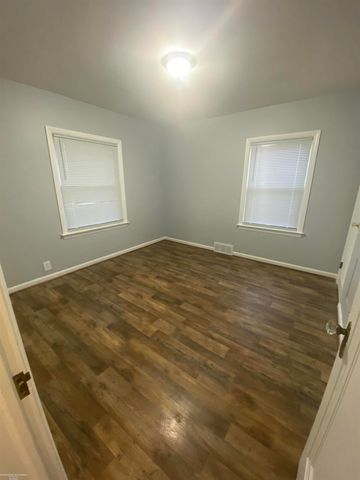 21600 Gaukler Street, Saint Clair Shores, MI 48080