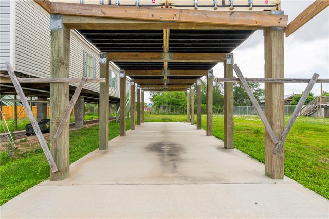 437 16th Street, San Leon, TX 77539