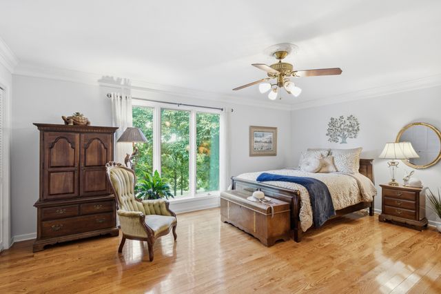 1053 Hillview Dr, Hendersonville, TN 37075